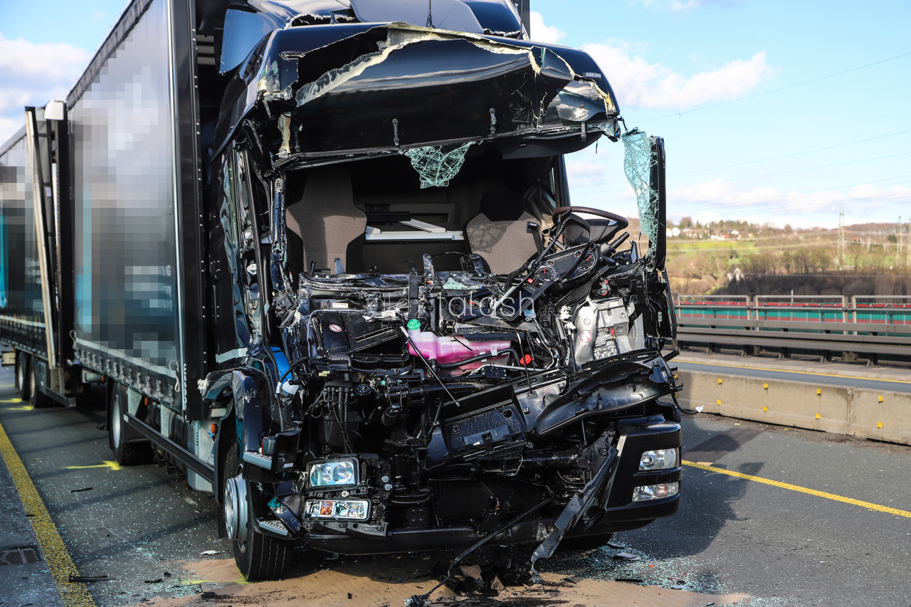 Schwerer Lkw-Unfall auf A45 auf der Lennetalbrücke