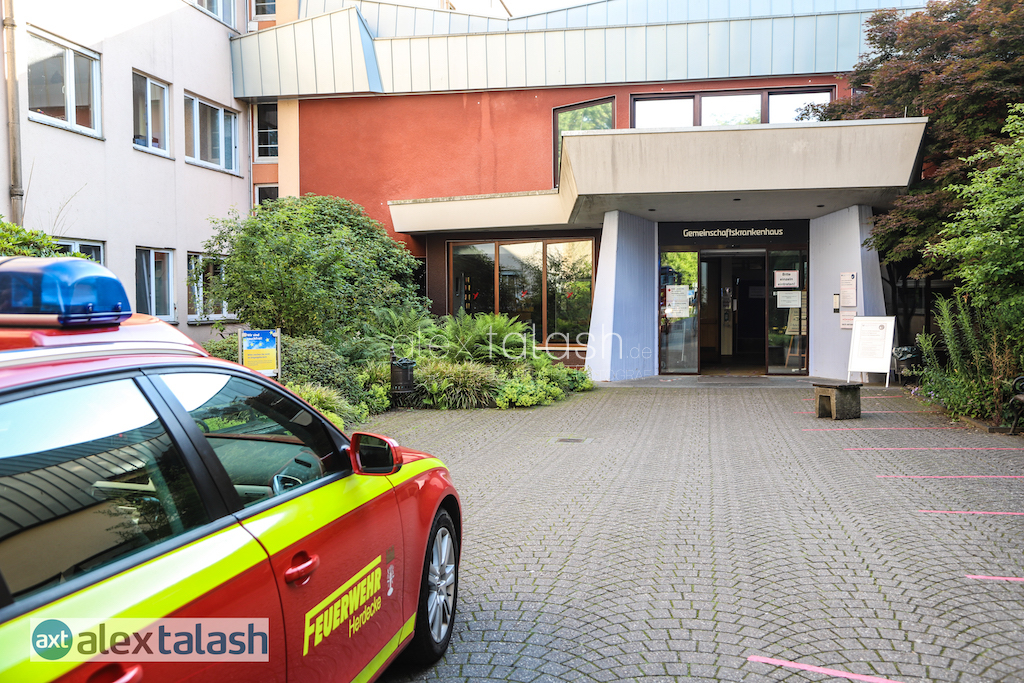 Stromausfall im Krankenhaus Herdecke – Defekter Notstromaggregat löst Großeinsatz von Feuerwehr und THW aus – Aufnahmestopp im Krankenhaus