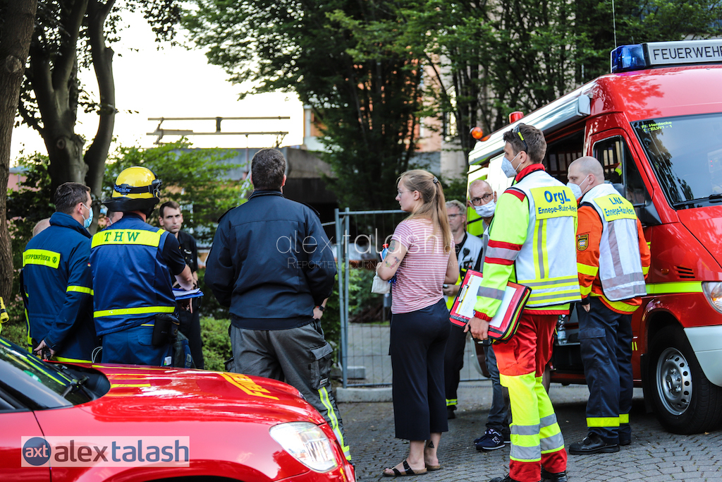 Stromausfall im Krankenhaus Herdecke – Defekter Notstromaggregat löst Großeinsatz von Feuerwehr und THW aus – Aufnahmestopp im Krankenhaus